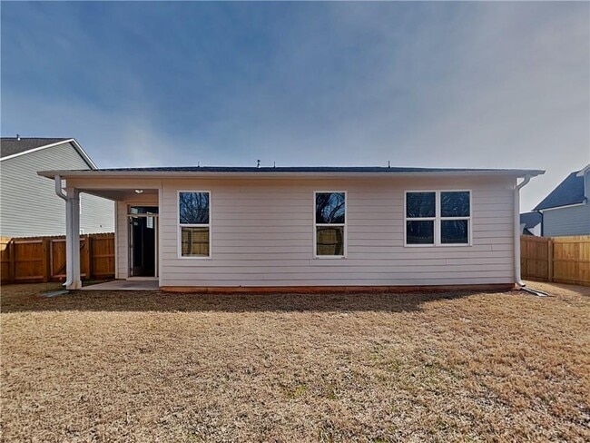 Building Photo - 153 Everett Sq