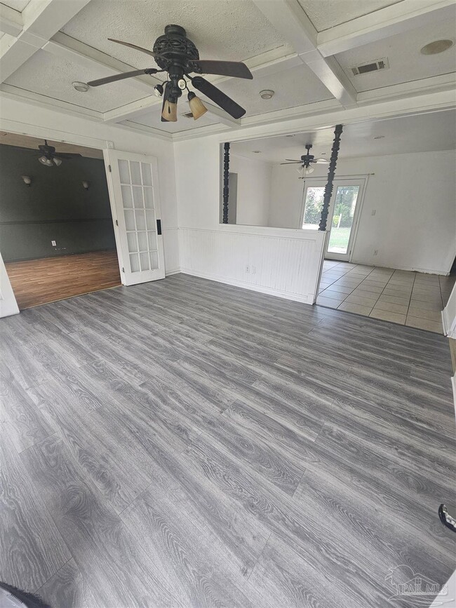 Building Photo - 5775 Ventura Ln