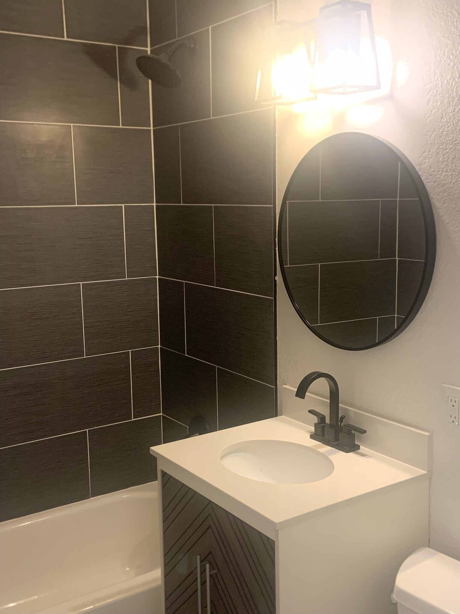 Building Photo - 2520 W Vista Ave