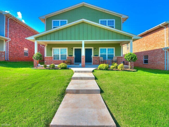 Primary Photo - 3 br, 2.5 bath Duplex - 1265 East Main Street