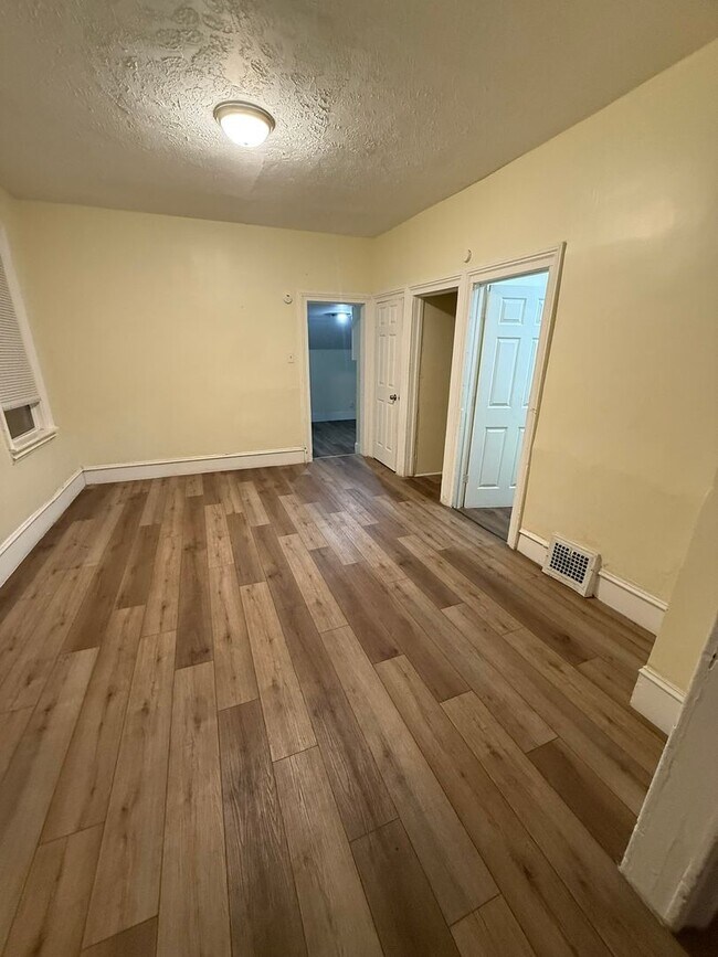 Building Photo - *Friendly Road, LLC 3404-3406 Walton Ave