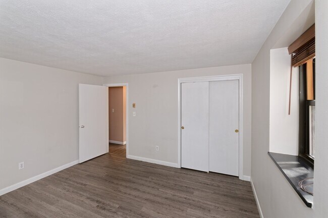 Building Photo - 1325 Worcester Rd