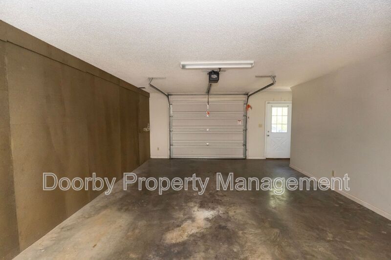 Building Photo - 6330 Harrison Ooltewah Rd