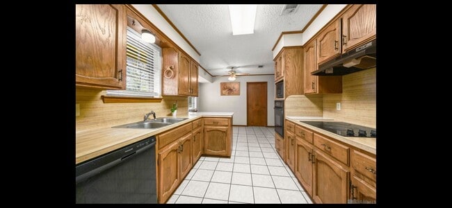 Building Photo - 14522 Chimneywood Ave
