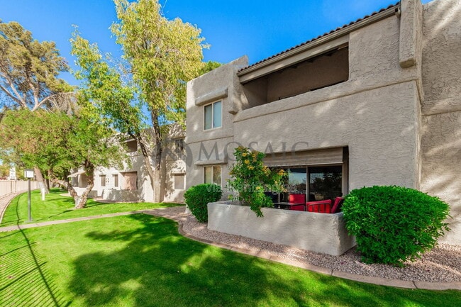 Building Photo - 4444 E Paradise Vlg Pkwy S