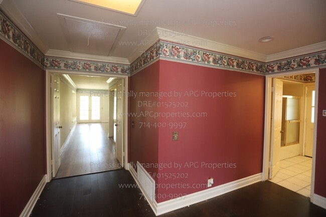 Building Photo - 460 S Bridge View Dr