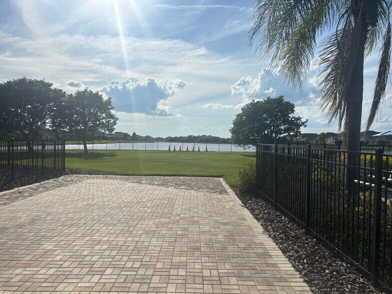 Building Photo - 9663 Channing Hill Dr