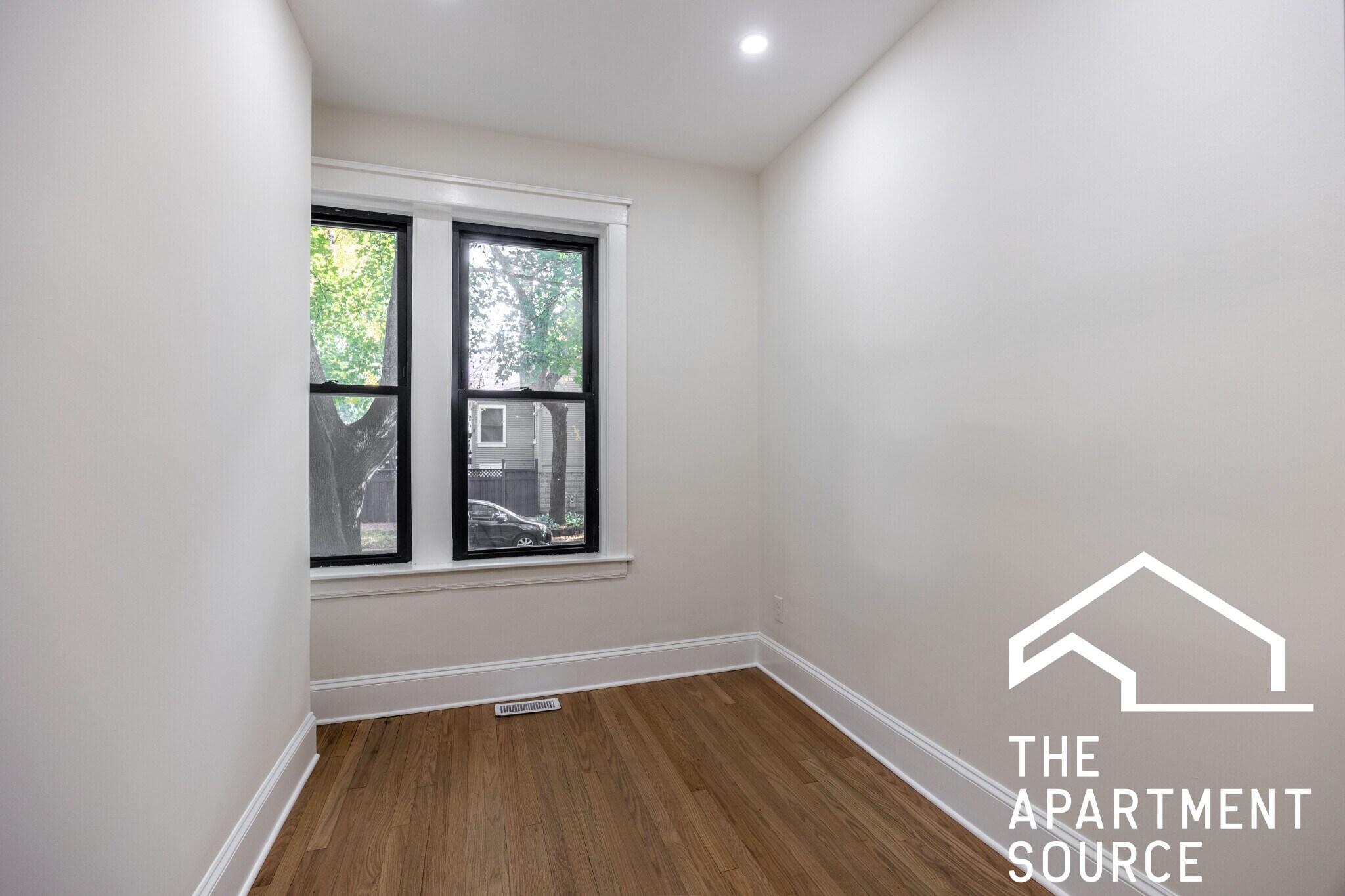 Building Photo - 4638 N Hamilton Ave