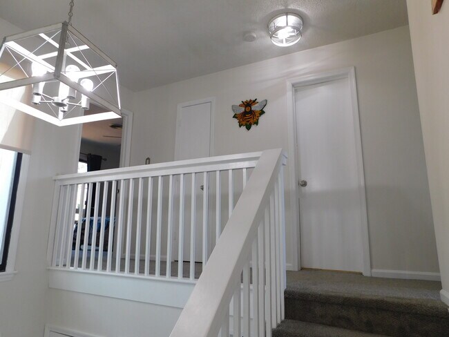 Building Photo - 1809 Crooked Pine Dr