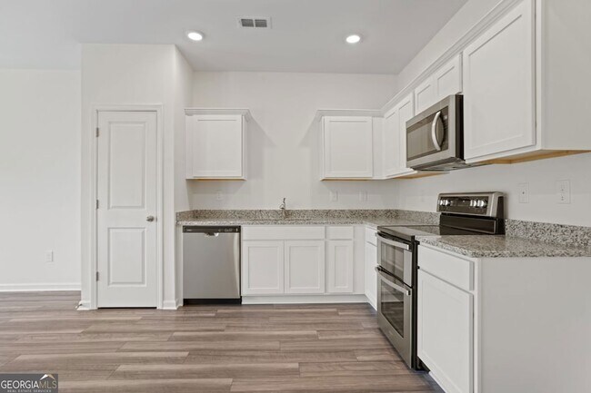 Building Photo - 541 Magnolia Cir