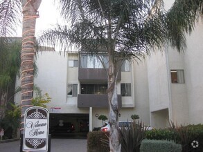 Building Photo - Large Spacious Studio for Rent in Encino