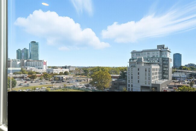 Building Photo - 40 Center St