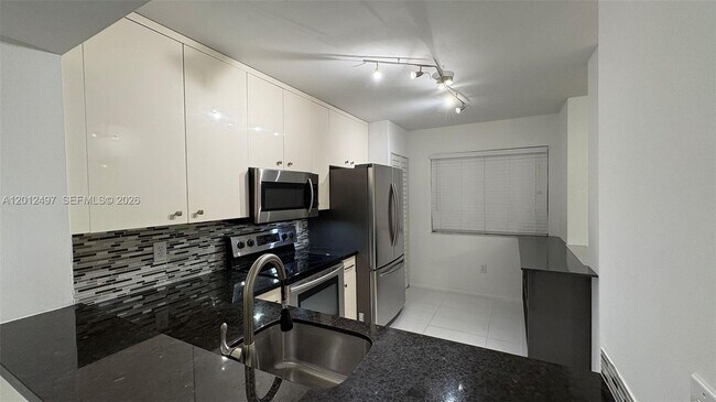 Building Photo - 9560 Weldon Cir