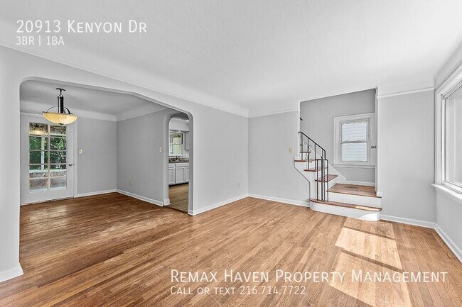 Building Photo - 20913 Kenyon Dr, Maple Hts - Spacious, Jus...