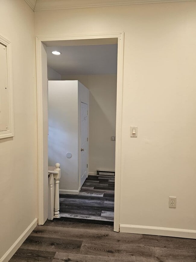 Building Photo - One Bedroom near BGSU Campus