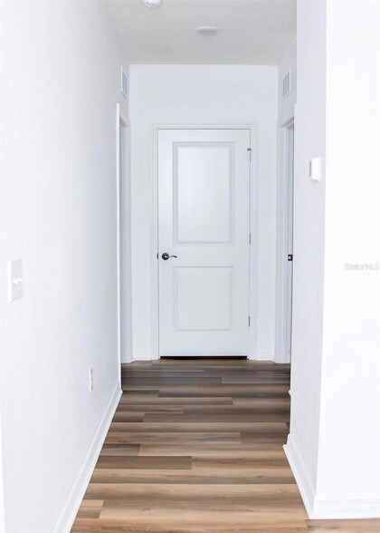 Building Photo - 8089 Pelican Reed Cir