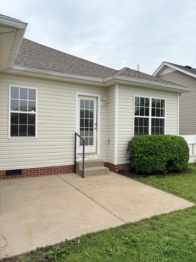 Building Photo - 3255 Cave Springs Ave
