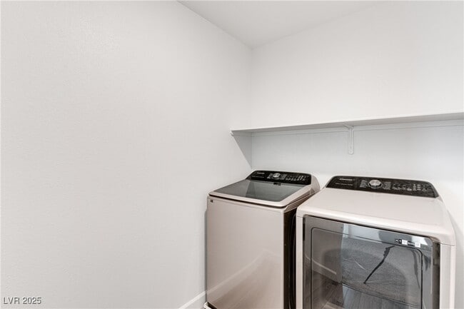 Building Photo - 683 Omaggio Pl