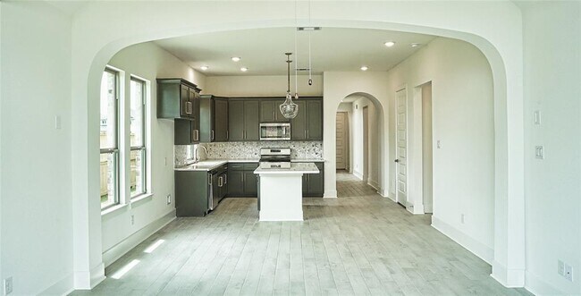 Building Photo - 7102 Grassland Vis Ln