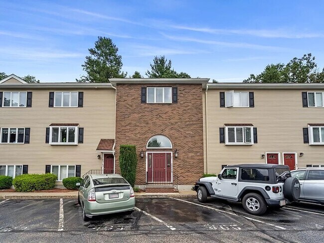 Building Photo - 305 Salem St