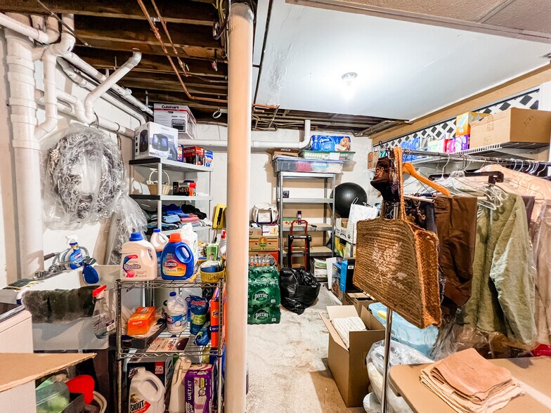 Building Photo - 4 Shawsheen Rd