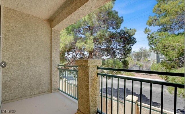 Building Photo - 5155 W Tropicana Ave