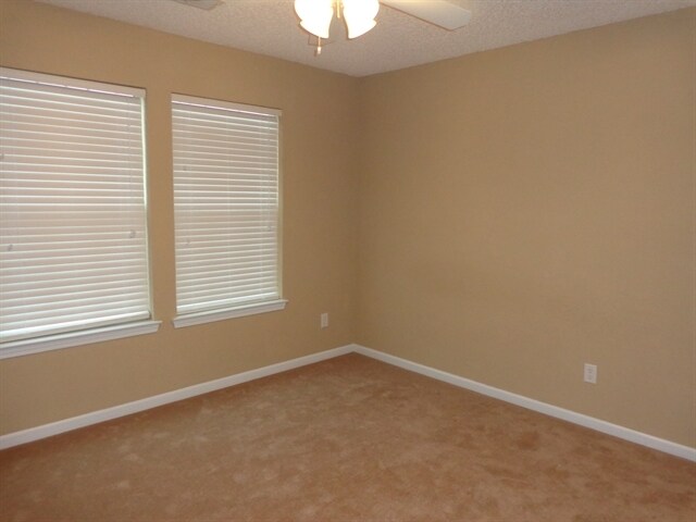 Building Photo - 19 Halyard Dr