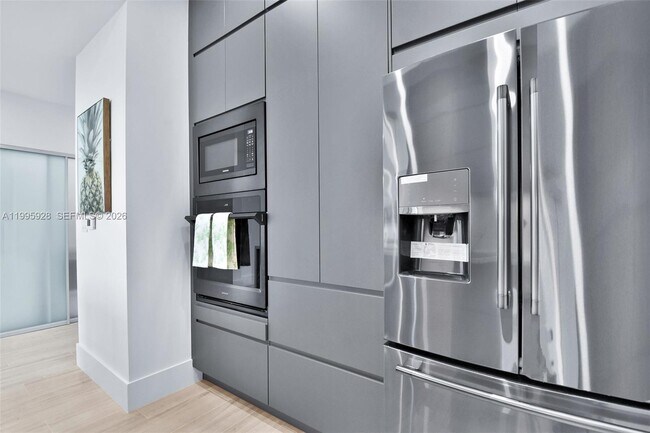 Building Photo - 18800 NE 29th Ave