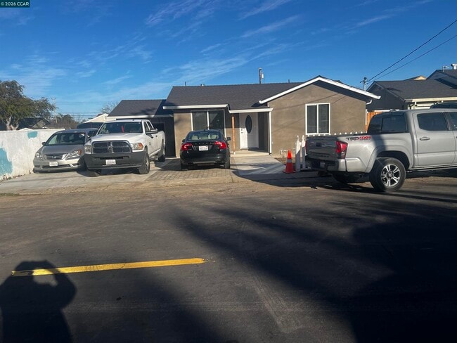 Building Photo - 215 Madison Ave