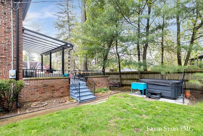 Building Photo - 28 Woodmer Ln