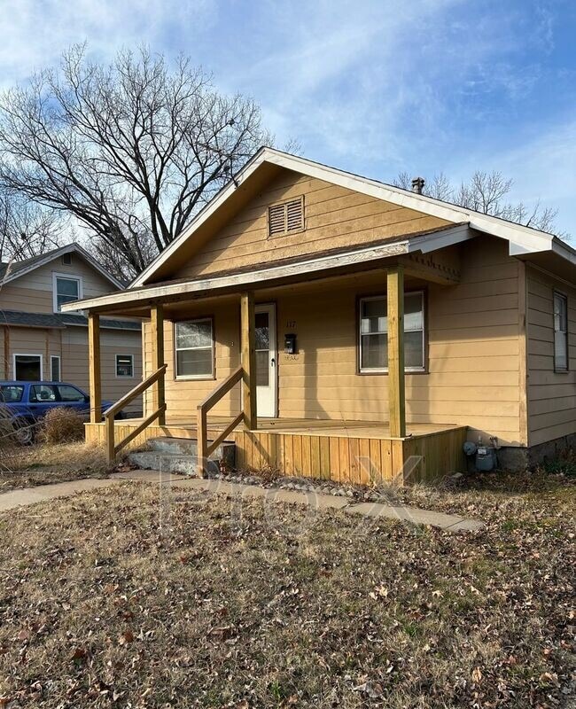 Primary Photo - 117 E 23rd St