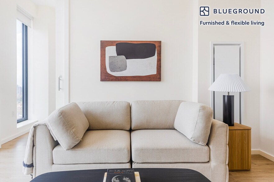 Building Photo - 545 Vanderbilt Ave