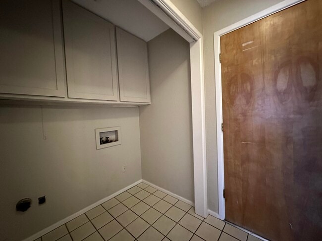 Building Photo - 7006 Vinton Ave