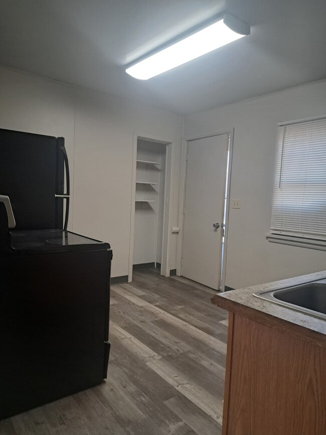 Building Photo - 1332 Baxter Ln