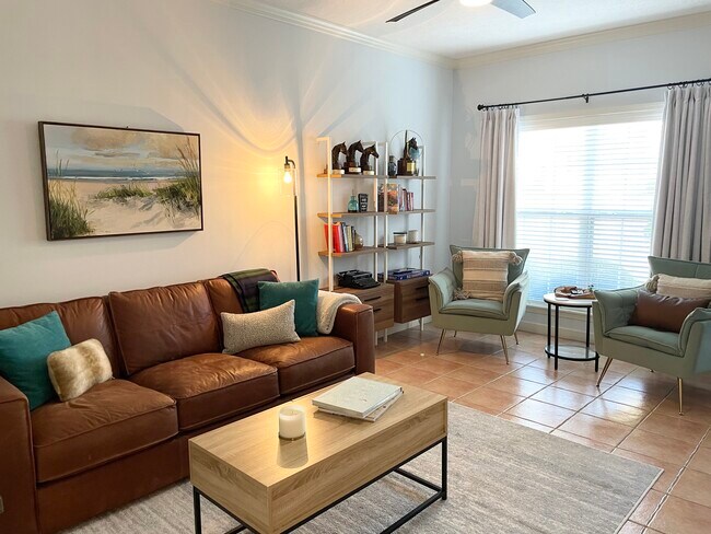 Building Photo - 2109 Harris Dr