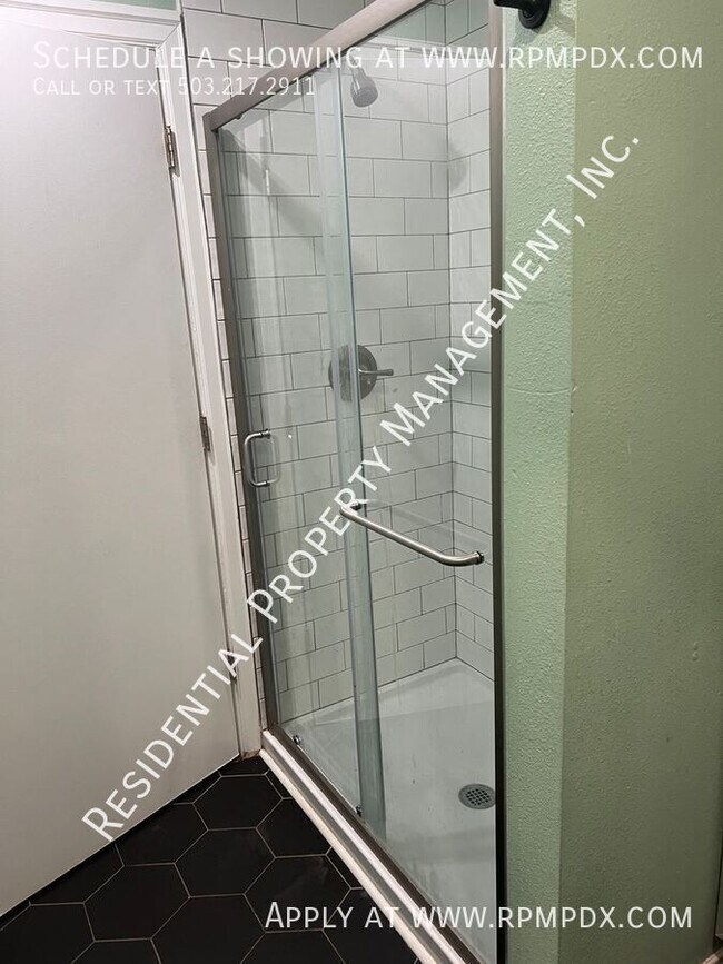 Building Photo - 4512 SW Fairvale Ct
