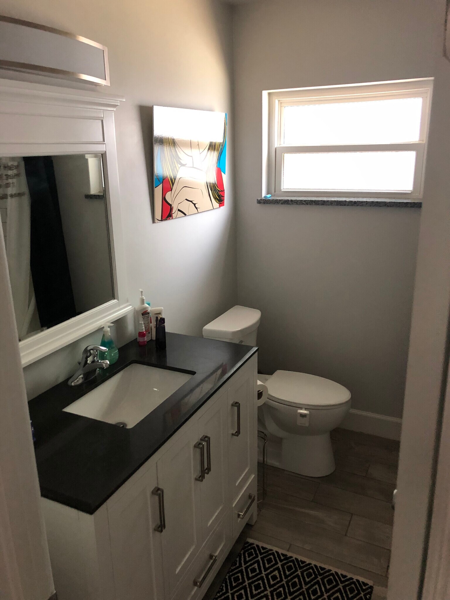 Bathroom - 10 E King St