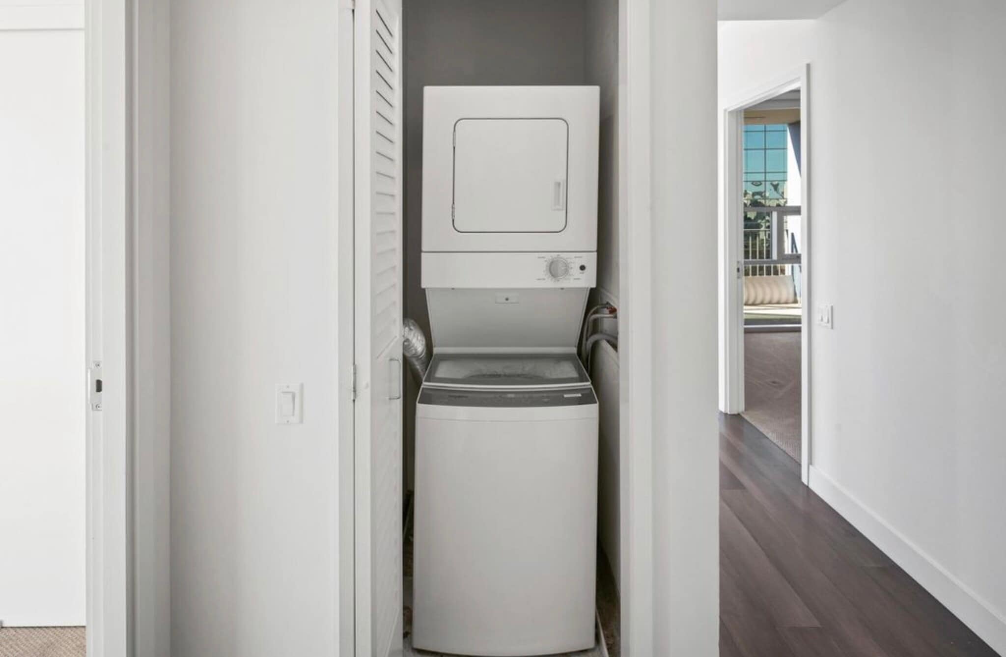 Building Photo - 321 10th Ave