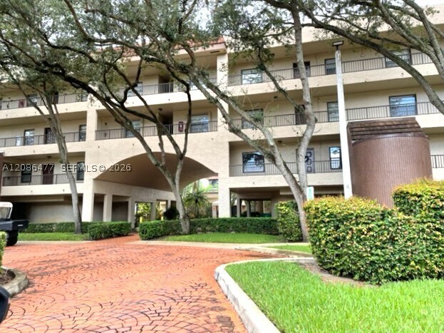 Building Photo - 10501 W Broward Blvd