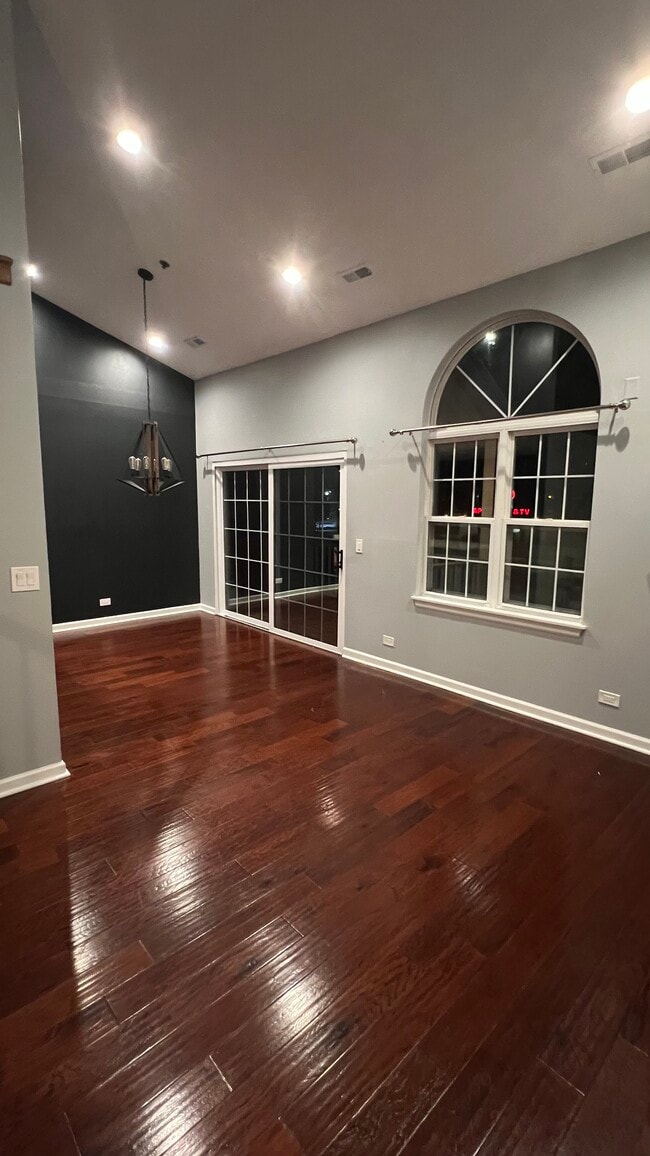 Building Photo - 475 Scots Dr