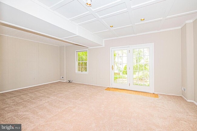 Building Photo - 29 Longmeadow Dr