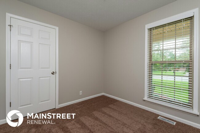 Building Photo - 9901 Lancewood Rd