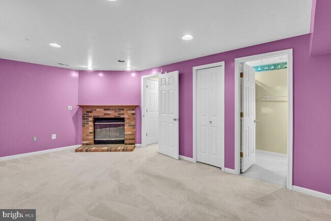 Building Photo - 9354 Sombersby Ct