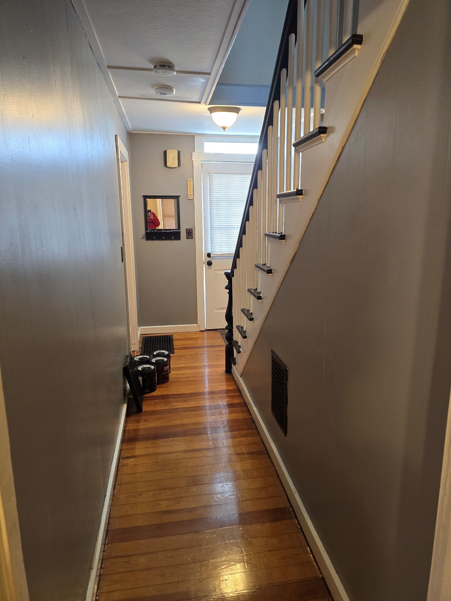 Building Photo - 10 Forest St