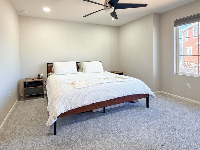 Building Photo - Beautiful Single Family Home | Aurora