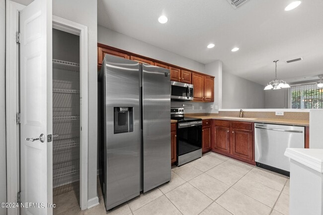 Building Photo - 8159 Summerside Cir