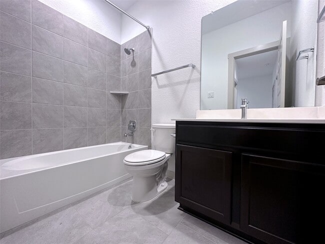 Building Photo - 29402 Ella Larchmont Ct