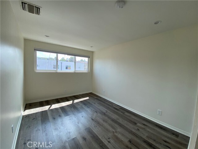 Building Photo - 208 S Park View St