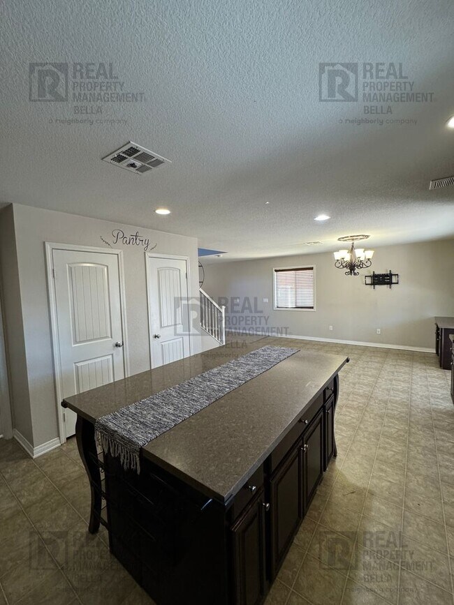 Building Photo - Spacious 4-Bedroom Menifee Home with Downs...