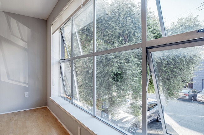 Building Photo - 755 Florida St